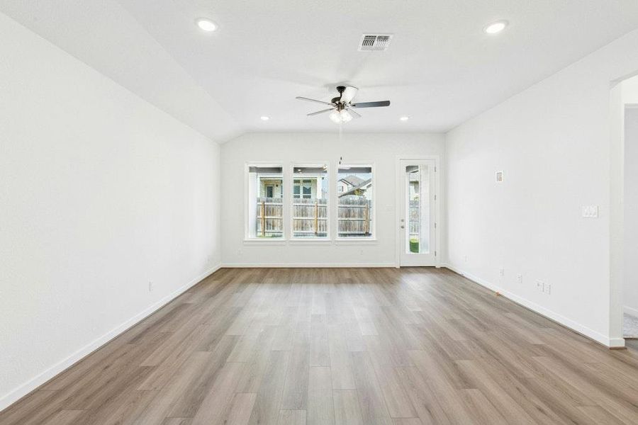 Spacious, unfurnished interior of a new home in University Heights, Round Rock (Image 13). Spacious, unfurnished interior of a new home in University Heights, Round Rock (Image 13).