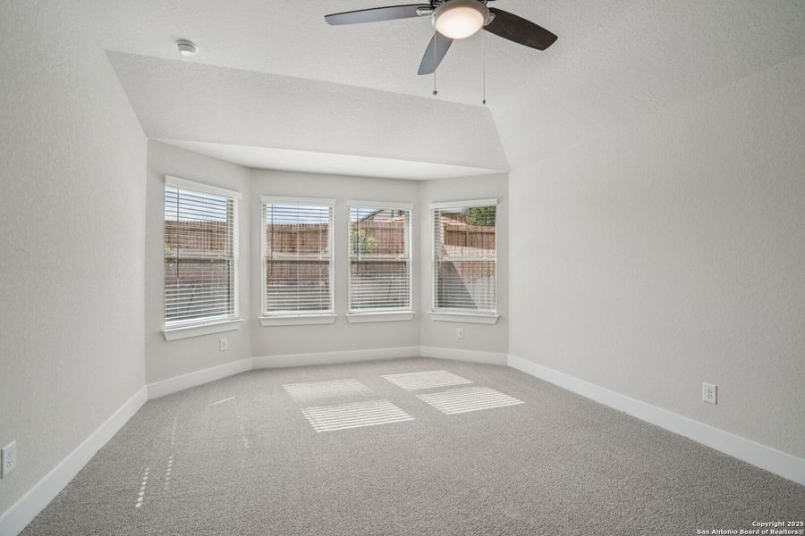 Spacious, unfurnished interior of a new home in Comanche Ridge, San Antonio (Image 36). Spacious, unfurnished interior of a new home in Comanche Ridge, San Antonio (Image 36).