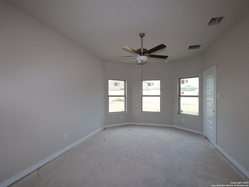 Image 25 of a home in Cinco Lakes.