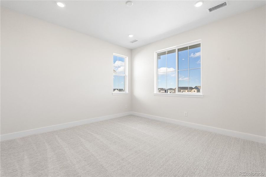 Spacious, unfurnished interior of a new home in Gallery at The Canyons, Castle Pines (Image 23).