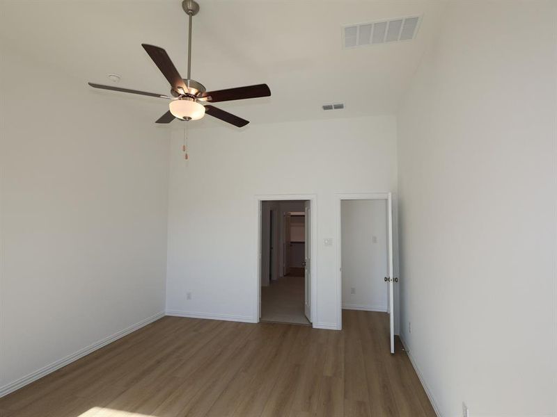 Spacious, unfurnished interior of a new home in Vintage Village, Argyle (Image 24).