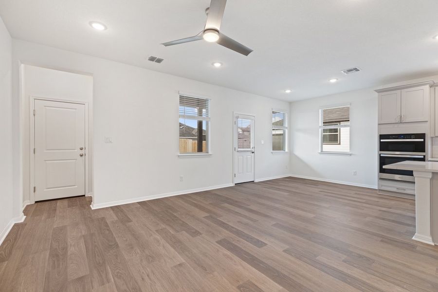 Spacious, unfurnished interior of a new home in Sage Hollow, Kyle (Image 21). Spacious, unfurnished interior of a new home in Sage Hollow, Kyle (Image 21).