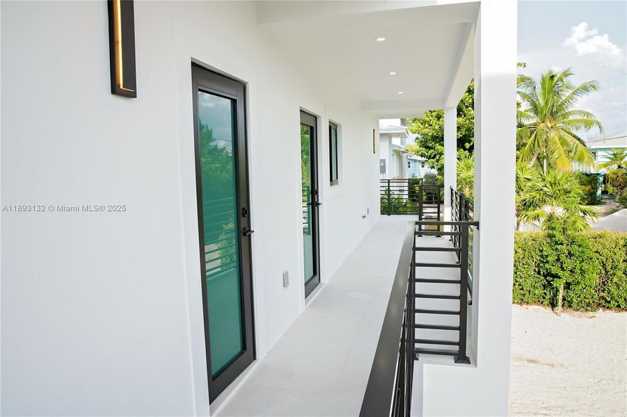 Exterior details and patio area of a home in , Tavernier (Image 32).