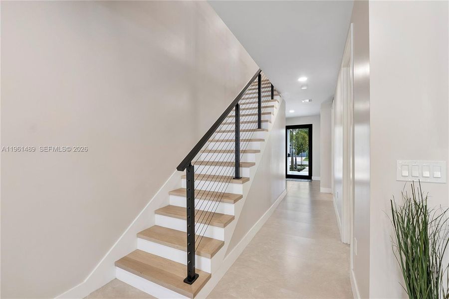 Spacious, unfurnished interior of a new home in , Fort Lauderdale (Image 50).