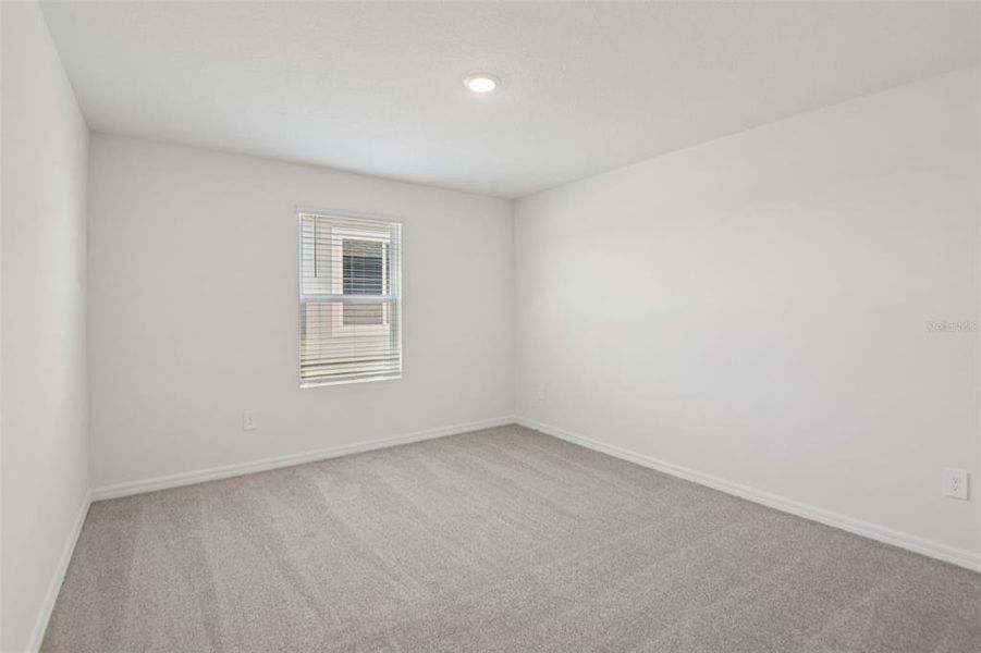Spacious, unfurnished interior of a new home in Hilltop Vistas, Dade City (Image 29).