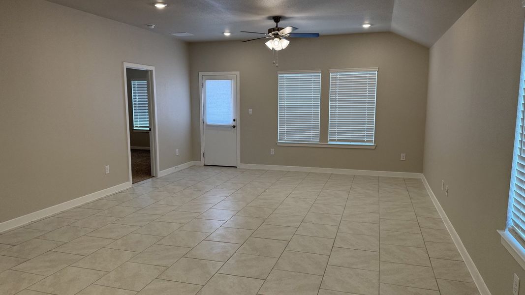 Spacious, unfurnished interior of a new home in London Towne, Corpus Christi (Image 10). Spacious, unfurnished interior of a new home in London Towne, Corpus Christi (Image 10).