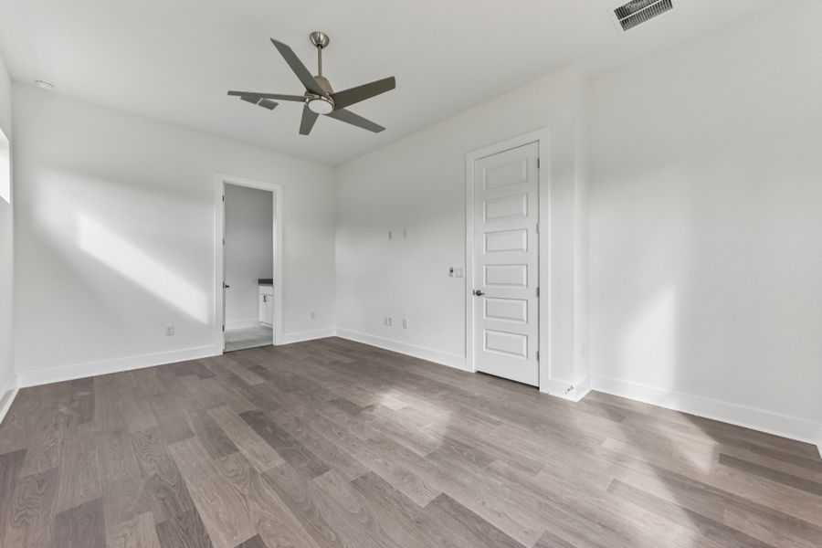 20 web or mls San Saba Dr S2412 020 20 web or mls San Saba Dr S2412 020