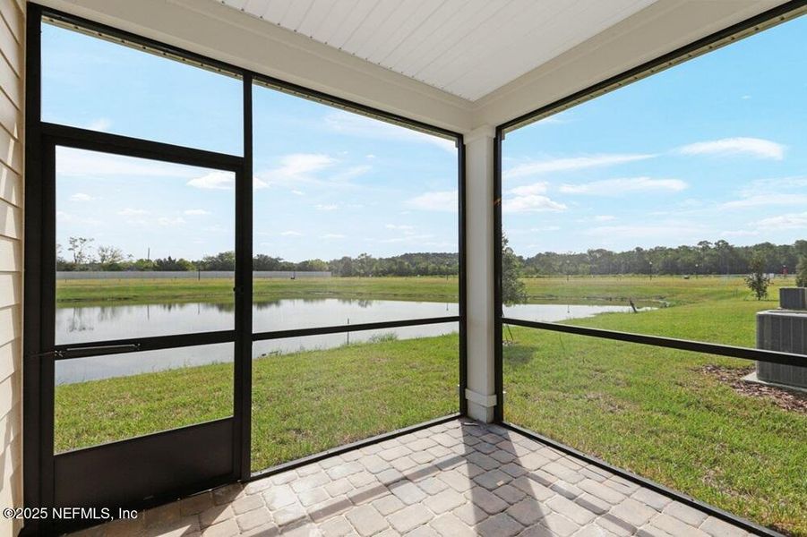Exterior details and patio area of a home in Coopers Meadow, Jacksonville (Image 1).