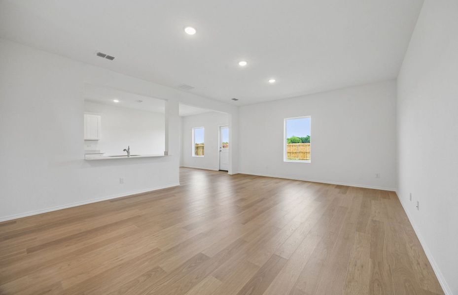 Representative unfurnished interior of a home built from the Frio by Centex in Ashford Crossing, Princeton (Image 27).