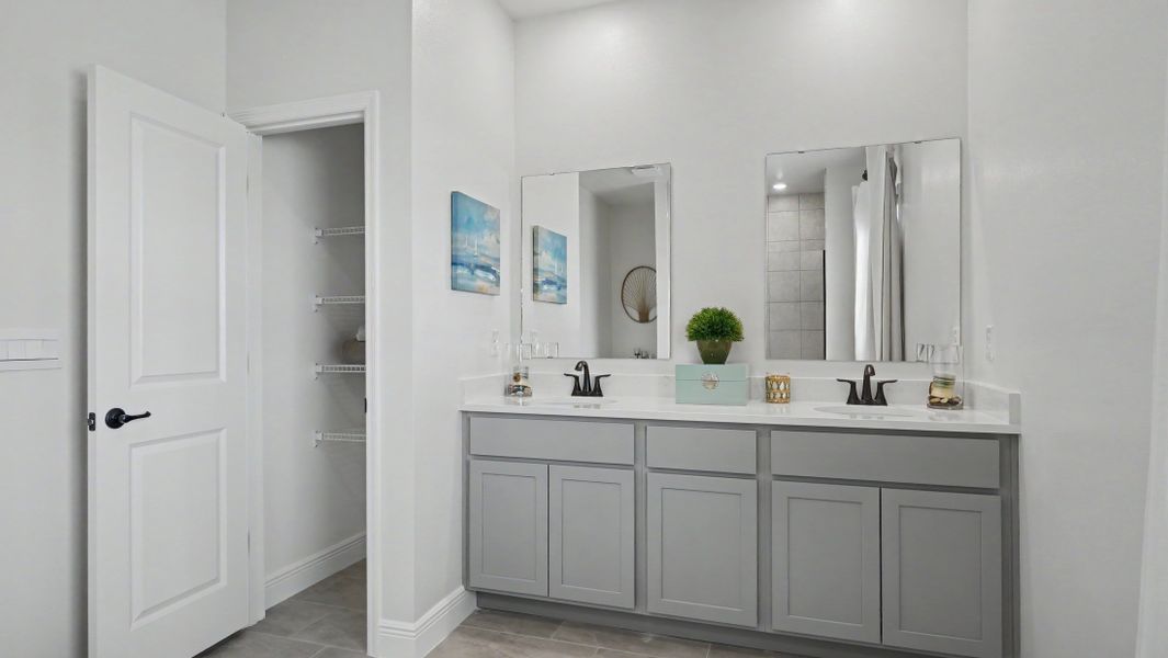 Representative furnished interior of a home built from the Drexel by Maronda Homes in Labelle, Labelle (Image 37).