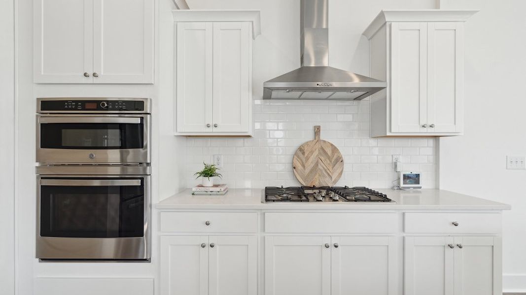 2855 Fletcher Kitchen 6of6 F1 8 6 25