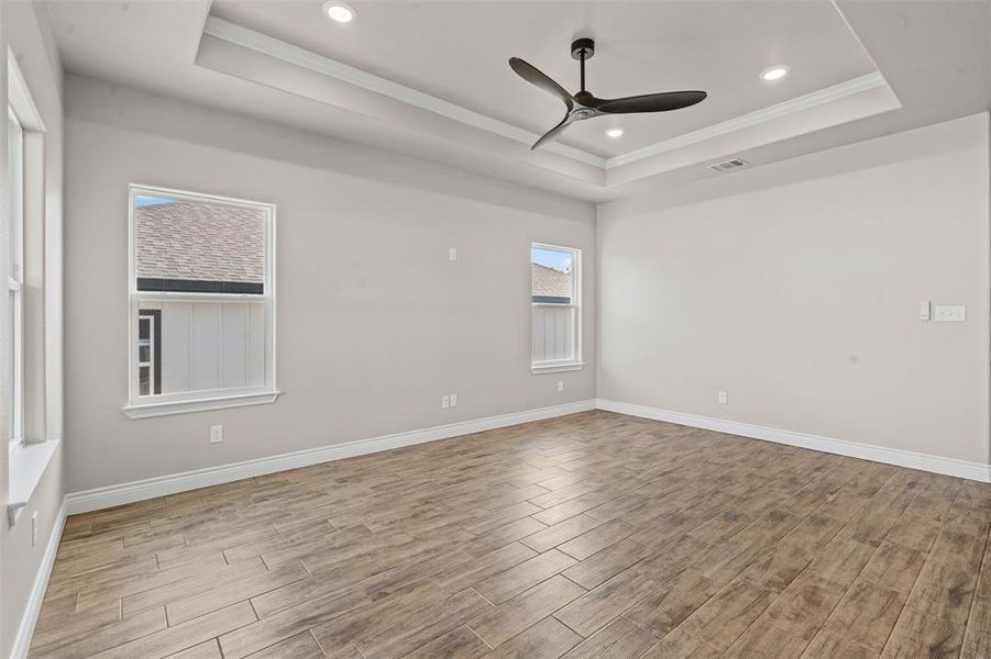 Spacious, unfurnished interior of a new home in , Granbury (Image 38).