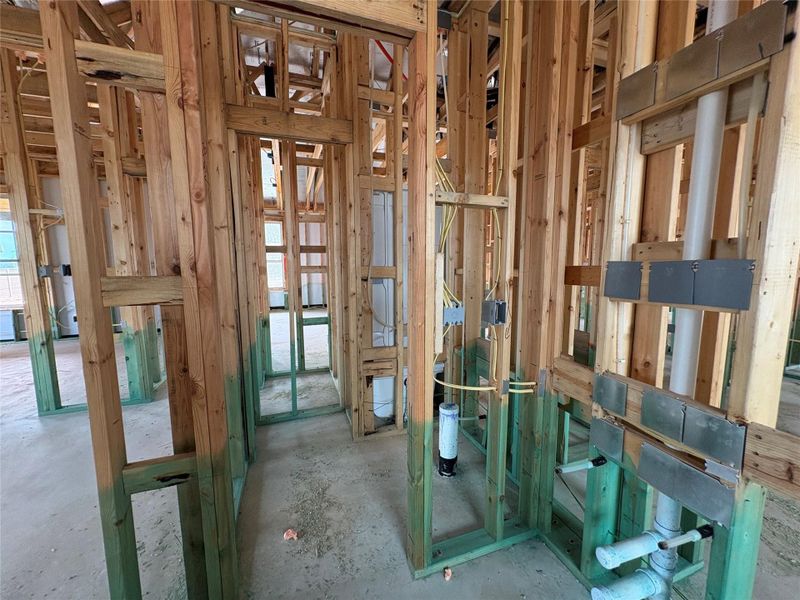 Spacious, unfurnished interior of a new home in Berry Creek Highlands, Georgetown (Image 20).