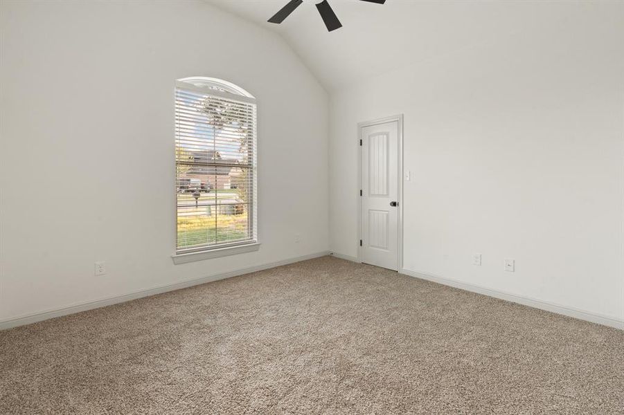 Spacious, unfurnished interior of a new home in , Cleburne (Image 25).