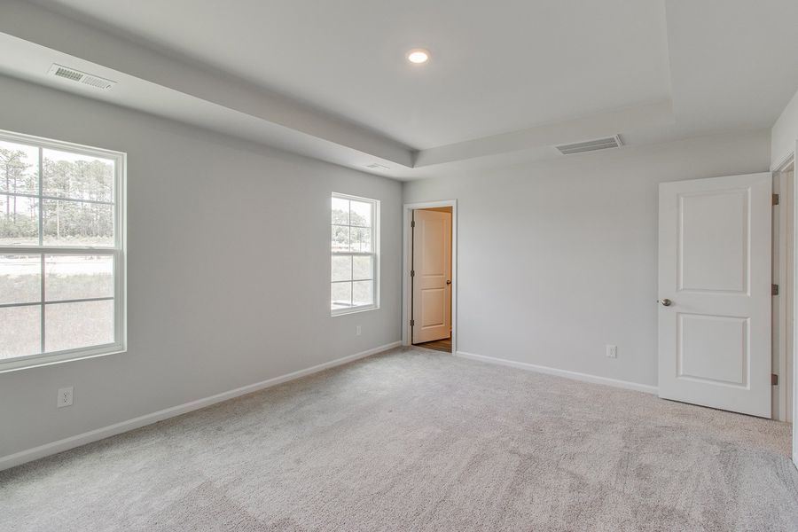 Spacious, unfurnished interior of a new home in Bluefield, Lexington (Image 20).