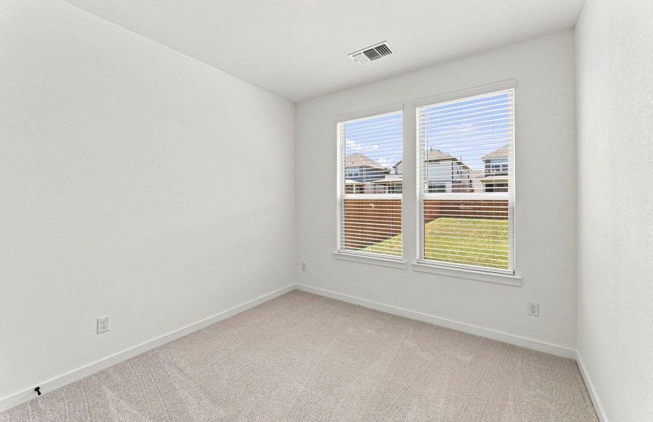 Spacious, unfurnished interior of a new home in Santa Rita Ranch, Liberty Hill (Image 22).