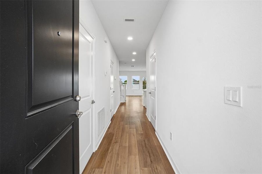 Spacious, unfurnished interior of a new home in Twin Oaks, Zephyrhills (Image 24).