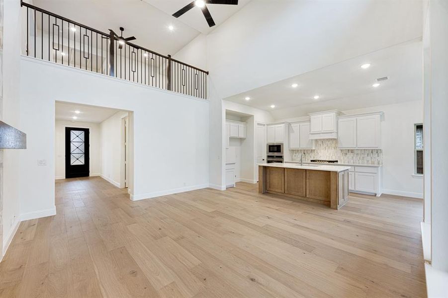 Spacious, unfurnished interior of a new home in Windsong Ranch Classic 61, Prosper (Image 18). Spacious, unfurnished interior of a new home in Windsong Ranch Classic 61, Prosper (Image 18).