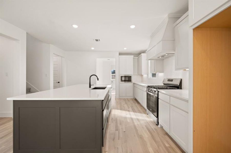 Furnished interior view inside a new home in The Resort on Eagle Mt. Lake, Fort Worth (Image 8).