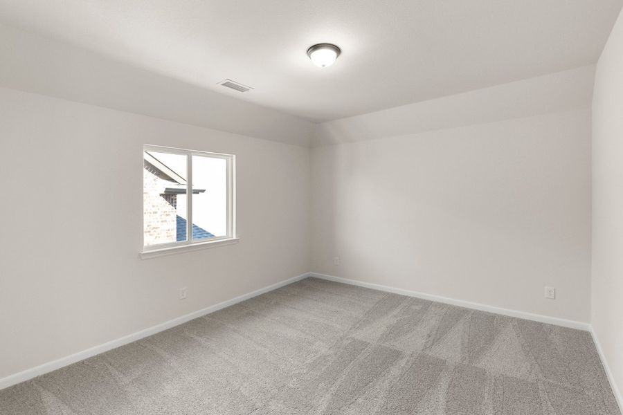 Spacious, unfurnished interior of a new home in Park Hills, Rockwall (Image 43).