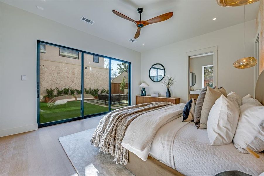 Furnished interior view inside a new home in , Dallas (Image 12).