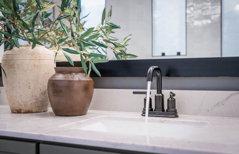 Representative interior finishes for a home built from the Prestige by Del Webb in Del Webb Austin at Lost Pines, Bastrop (Image 59).