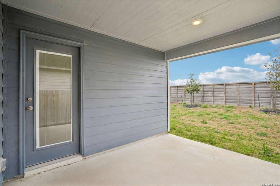Exterior details and patio area of a home in Catalina, Converse (Image 22).