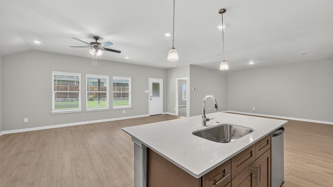Image 27 representing the Emory by D.R. Horton in Lakeview Pointe, Midlothian, TX.
