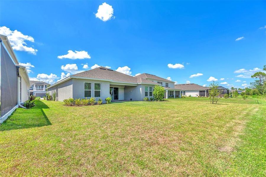 Exterior details and patio area of a home in , Wesley Chapel (Image 4).