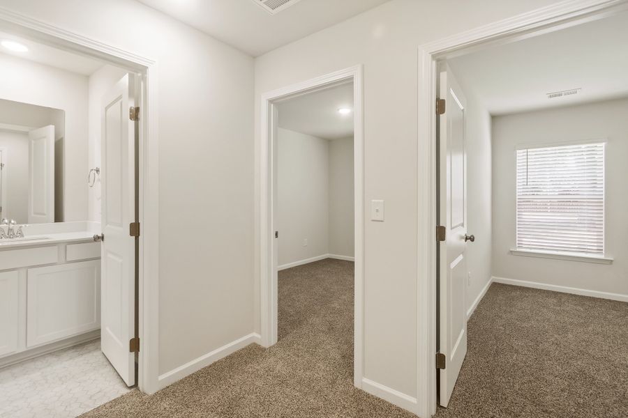 Spacious, unfurnished interior of a new home in Trenton Place, Roebuck (Image 11).