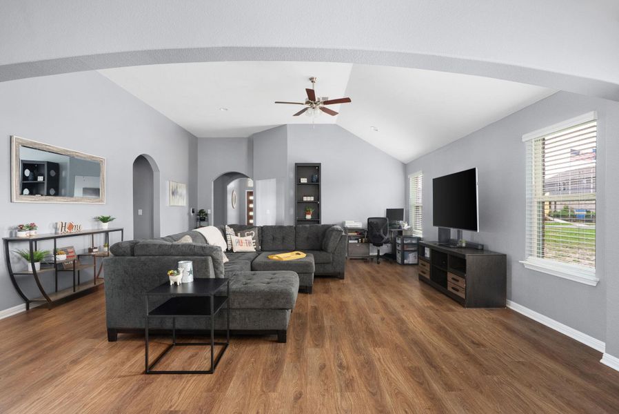 Great natural light and tall ceilings. Great natural light and tall ceilings.