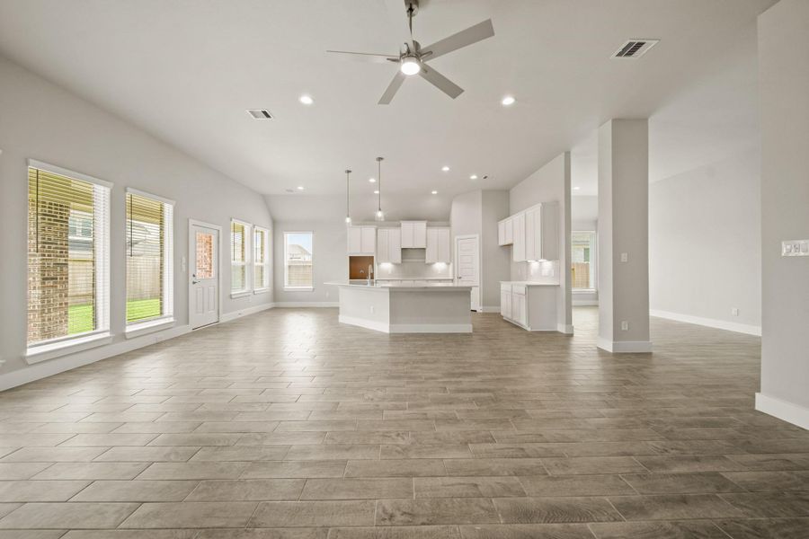 Spacious, unfurnished interior of a new home in Beacon Hill, Waller (Image 26). Spacious, unfurnished interior of a new home in Beacon Hill, Waller (Image 26).