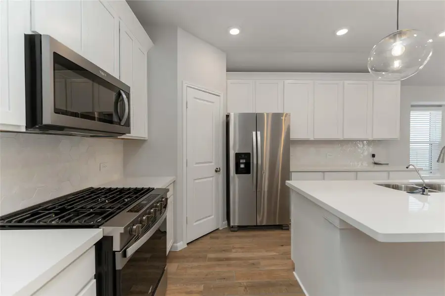 Furnished interior view inside a new home in Sunrise Cove, Texas City (Image 6).