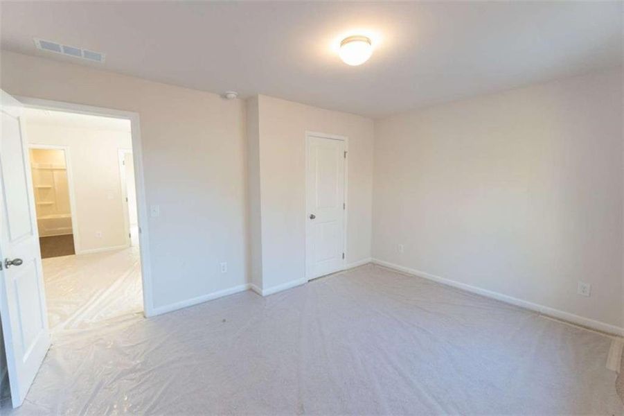Spacious, unfurnished interior of a new home in Creekside Landing, Dallas (Image 36). Spacious, unfurnished interior of a new home in Creekside Landing, Dallas (Image 36).