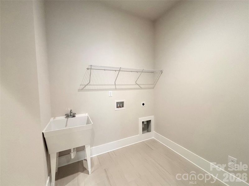 Spacious, unfurnished interior of a new home in Cumberland, Concord (Image 17).
