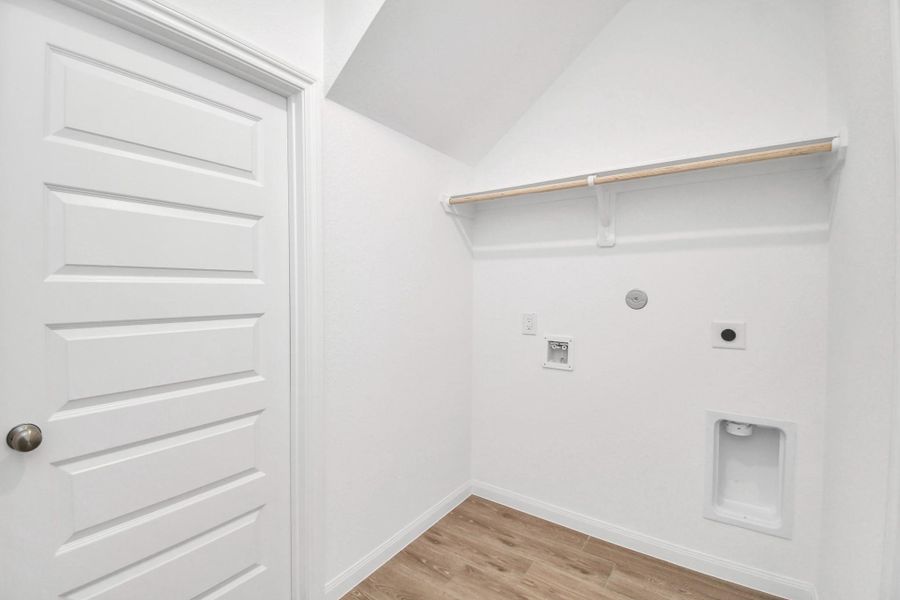 Spacious, unfurnished interior of a new home in Elyson, Katy (Image 19).