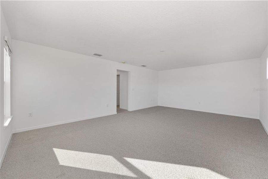 Spacious, unfurnished interior of a new home in Calesa Township, Ocala (Image 55).