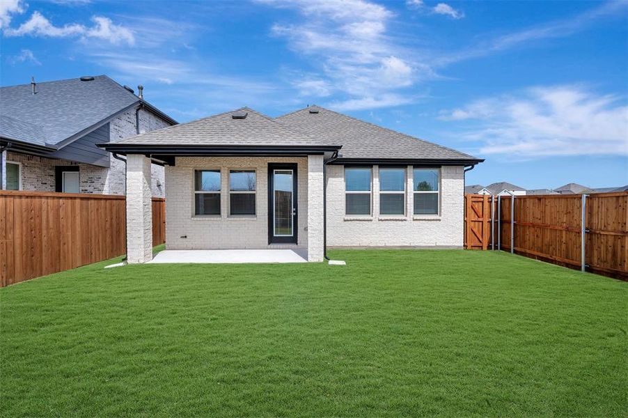 Exterior details and patio area of a home in Heritage Ranch, Sherman (Image 3).
