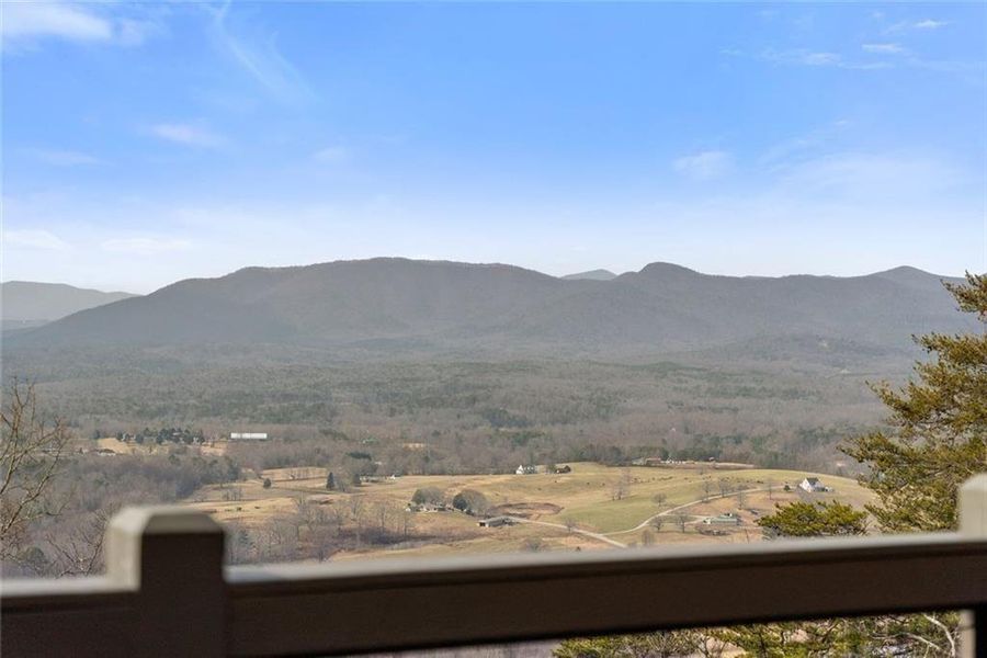 Natural landscape and outdoor views near  in Cleveland (Image 66).