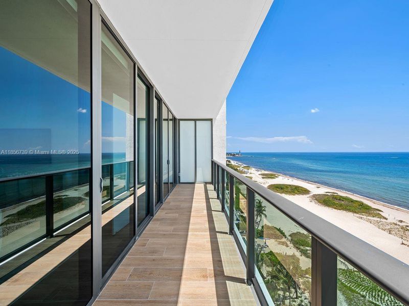 Exterior details and patio area of a home in Casamar, Pompano Beach (Image 3).