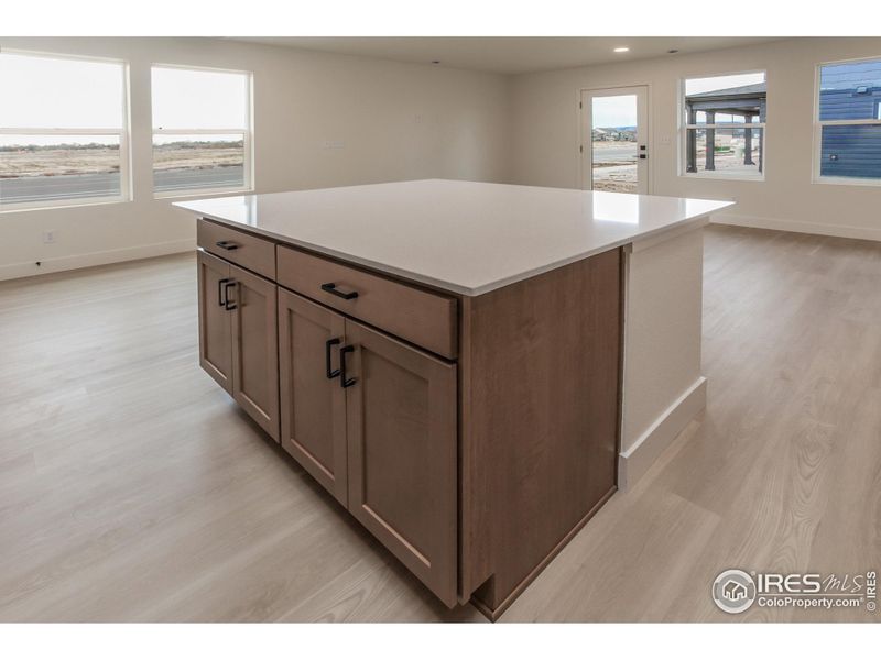 EXAMPLE PHOTO: KITCHEN ISLAND