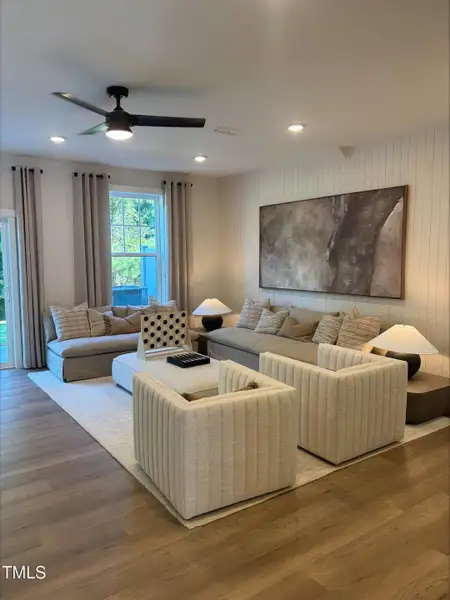 processed-2893B006-2529-49D7-B636-E05FA6