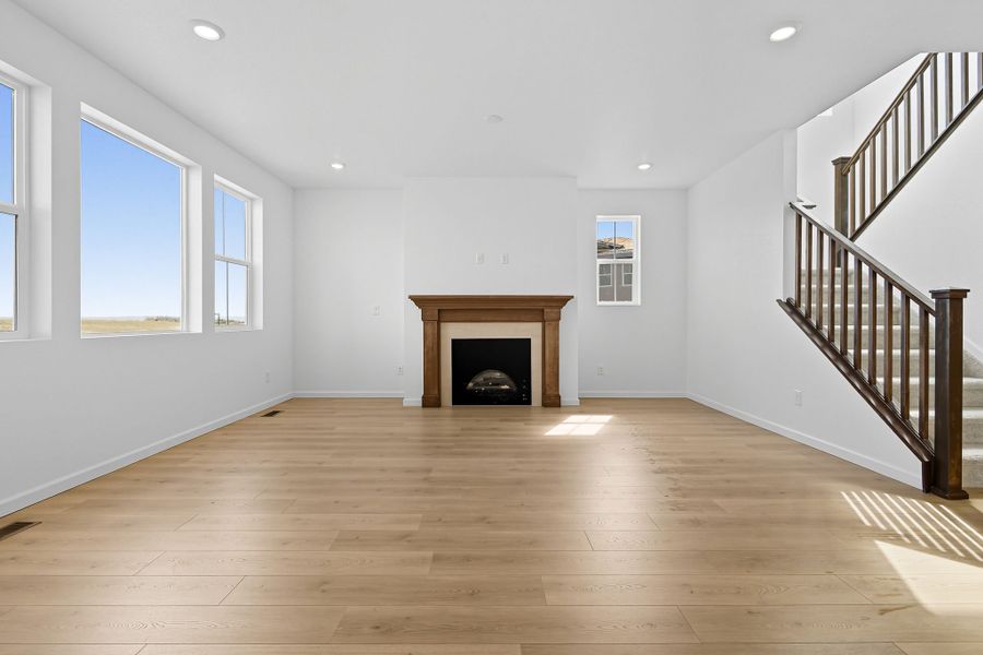 Spacious, unfurnished interior of a new home in Macanta, Castle Rock (Image 19).