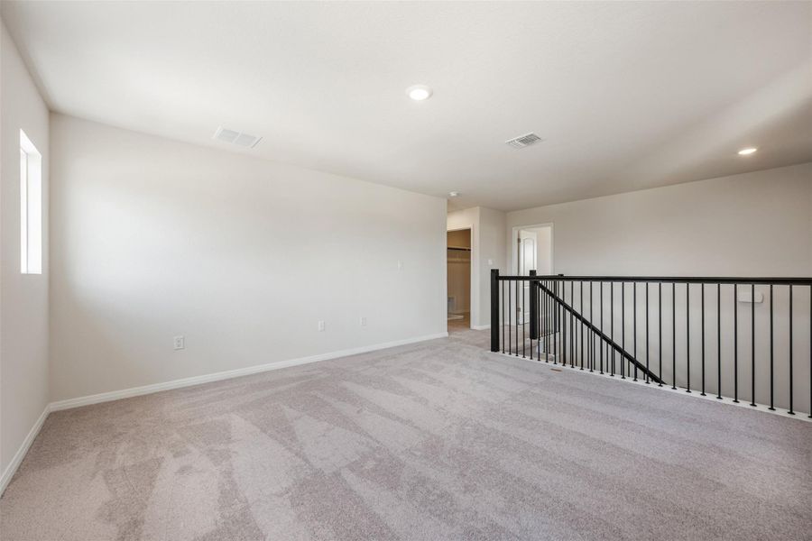 Representative images and renderings are for illustrative purposes. Actual structural options and design finishes of home may vary.