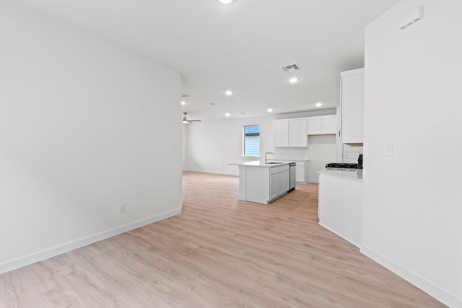 Spacious, unfurnished interior of a new home in Prairie Winds, Hutto (Image 20).