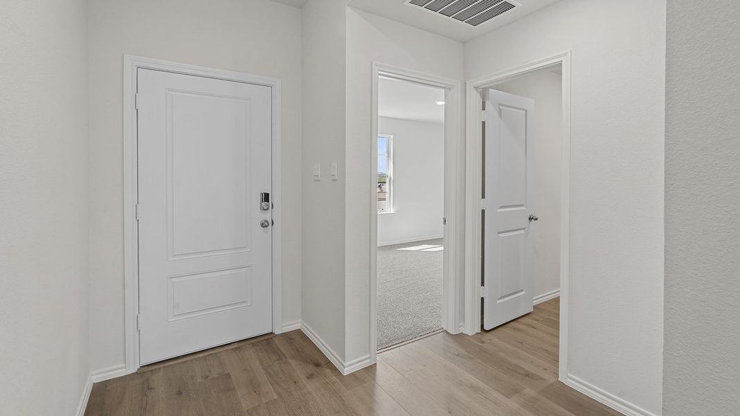 Spacious, unfurnished interior of a new home in Stonewyck Farms, Ennis (Image 18).