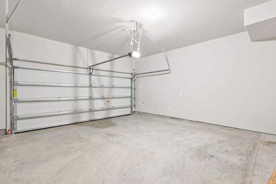 Spacious, unfurnished interior of a new home in Kemah Crossing - Luxe Series, Kemah (Image 17). Spacious, unfurnished interior of a new home in Kemah Crossing - Luxe Series, Kemah (Image 17).