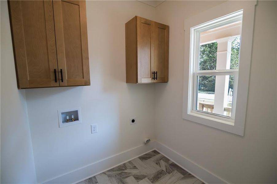 Spacious, unfurnished interior of a new home in , Clermont (Image 39).