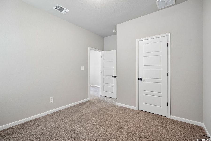 Spacious, unfurnished interior of a new home in , San Antonio (Image 25).
