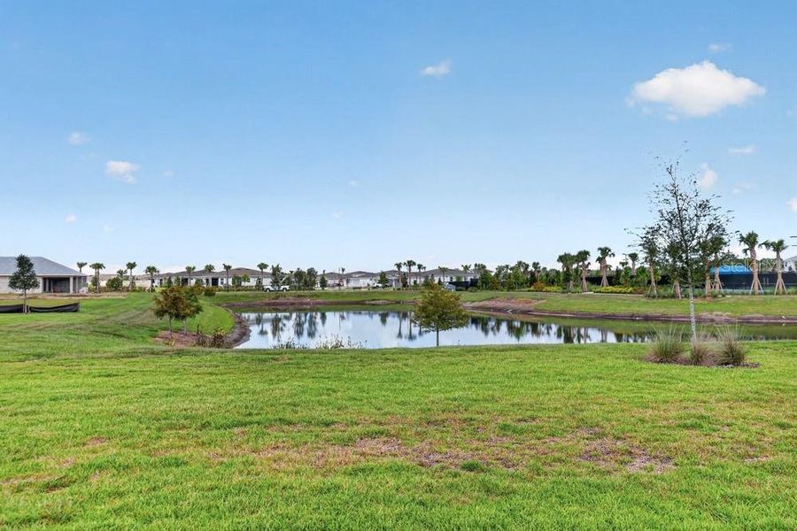 Image 48 of a home in Center Lake Ranch Community Group Page.